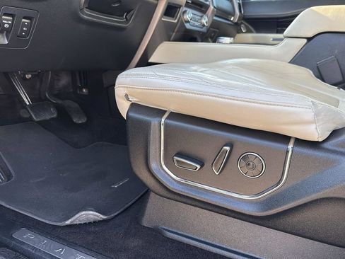 Used 2018 Ford Expedition Max Platinum image 8