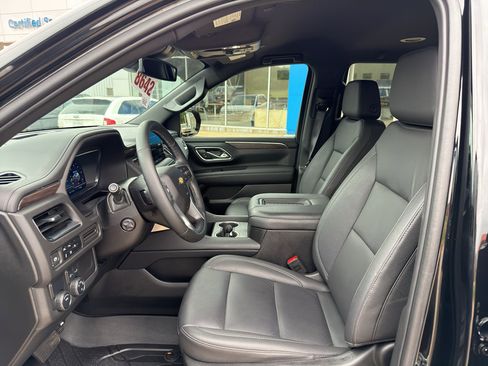 Used 2024 Chevrolet Tahoe LT w/ Luxury Package RWD image 4