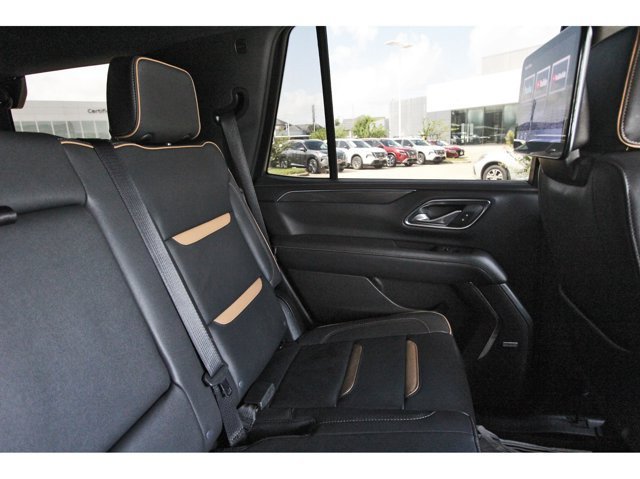 Used 2024 GMC Yukon AT4 w/ AT4 Premium Package AWD/4WD image 11