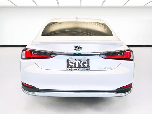 Used 2025 Lexus ES 300h w/ Premium Package FWD image 5