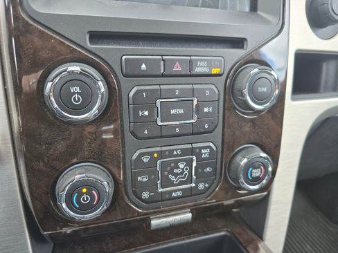 Used 2014 Ford F150 Platinum image 21