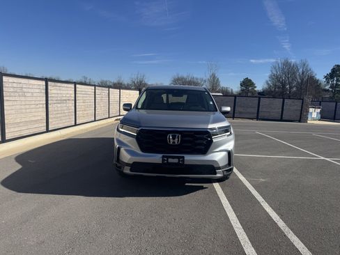 Used 2025 Honda Pilot EX-L image 5