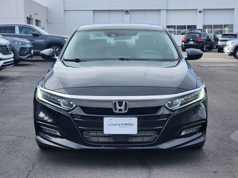 Used 2019 Honda Accord EX image 9