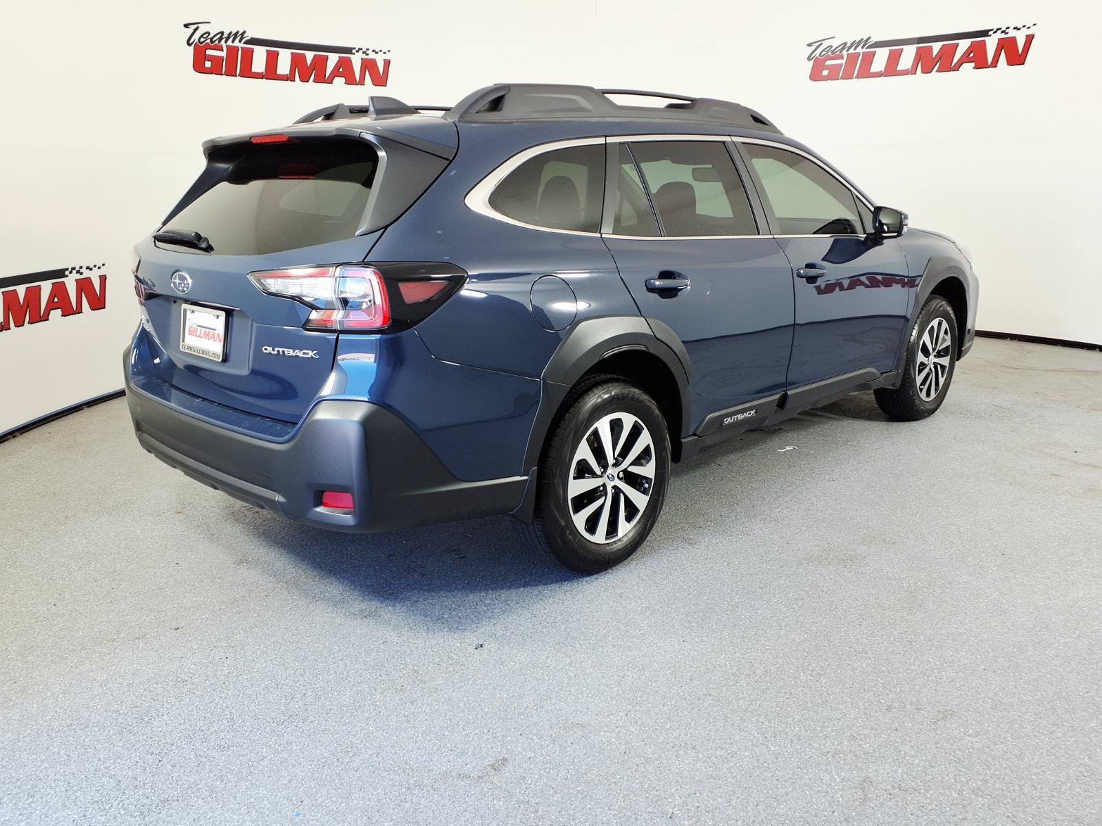 Used 2025 Subaru Outback Premium AWD/4WD image 4