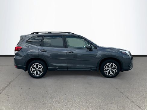 Used 2022 Subaru Forester Premium AWD/4WD image 8