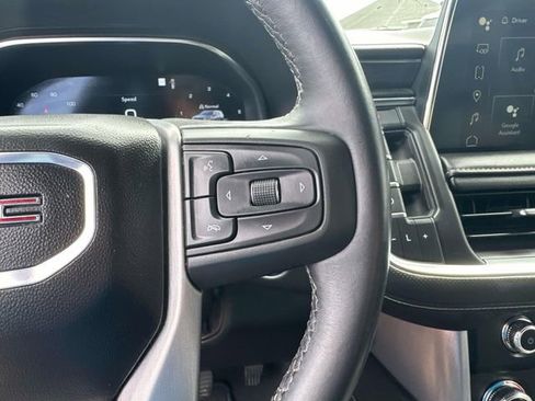 Used 2023 GMC Yukon XL SLT image 31