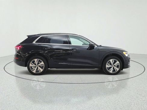 Used 2024 Audi Q8 e-tron Premium Plus AWD/4WD image 4