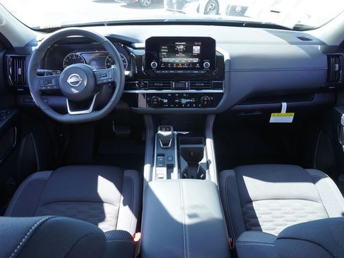 New 2025 Nissan Pathfinder SV image 12