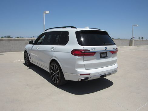 Used 2021 BMW X7 xDrive40i w/ Executive Package AWD/4WD image 6