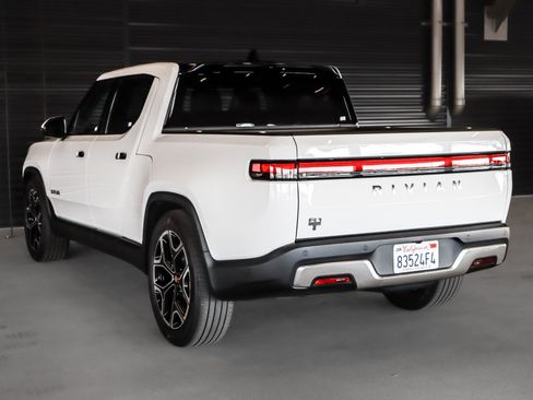 Used 2025 Rivian R1T Adventure AWD/4WD image 2