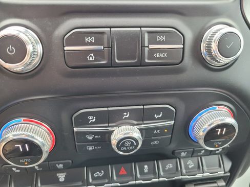 Used 2022 GMC Sierra 2500 AT4 AWD/4WD image 42