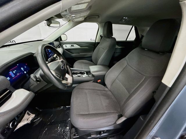 Used 2025 Ford Explorer Active AWD/4WD image 21