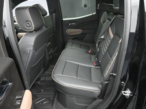 New 2026 GMC Canyon Denali image 10