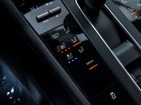 Certified 2026 Porsche Macan image 20