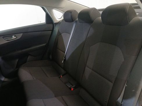 Used 2019 Kia Forte LXS FWD image 12
