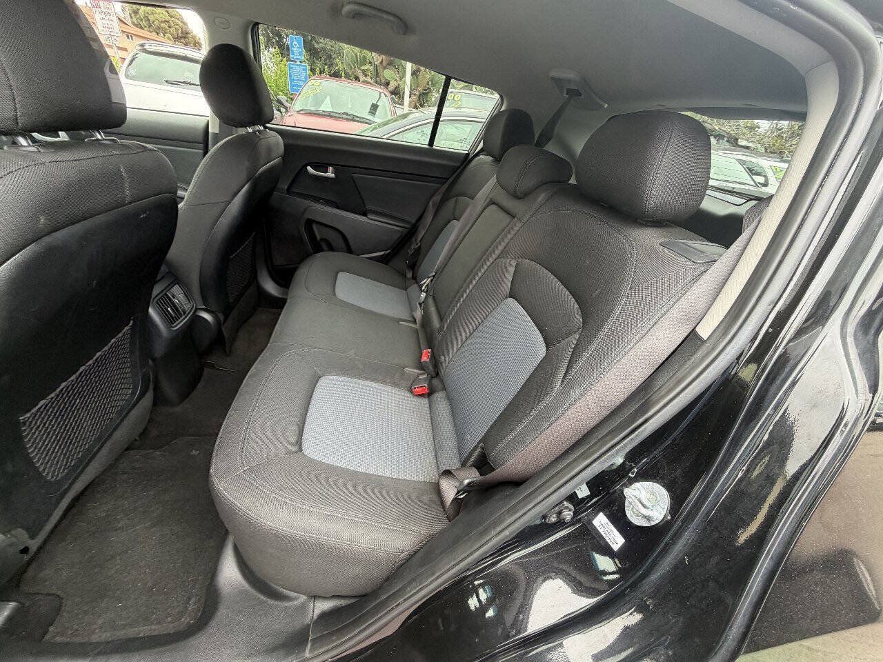 Used 2016 Kia Sportage LX FWD image 9