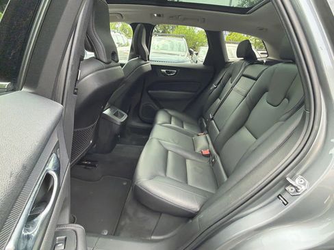 Used 2019 Volvo XC60 T6 Momentum image 23