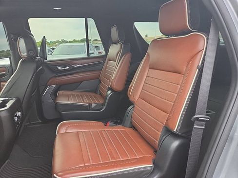 Used 2024 GMC Yukon Denali Ultimate AWD/4WD image 15