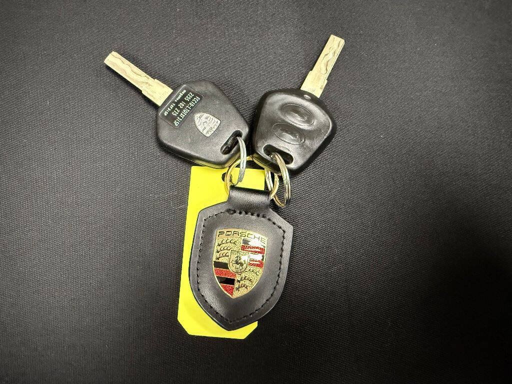 Used 1999 Porsche Boxster RWD image 36
