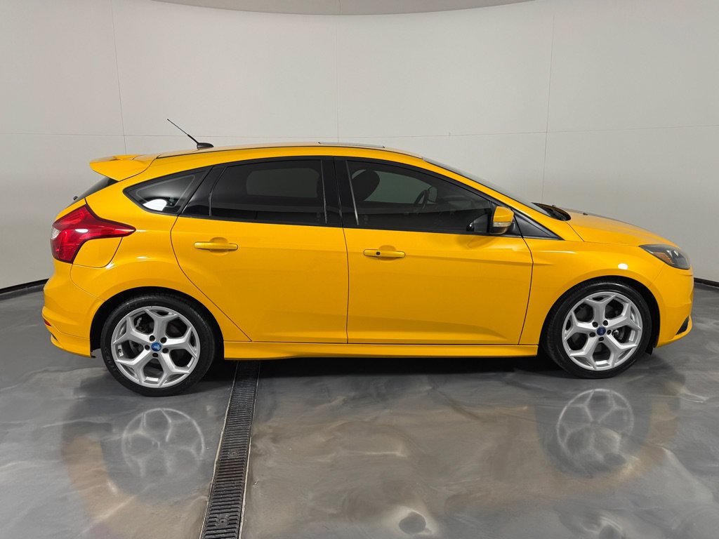 Used 2013 Ford Focus ST FWD image 4