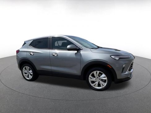 Used 2025 Buick Encore GX Preferred AWD/4WD image 2