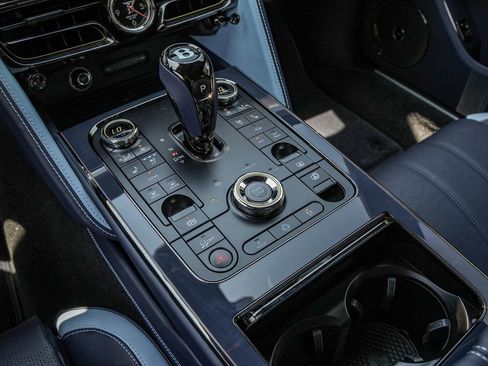 New 2025 Bentley Flying Spur Plug-In Hybrid image 29