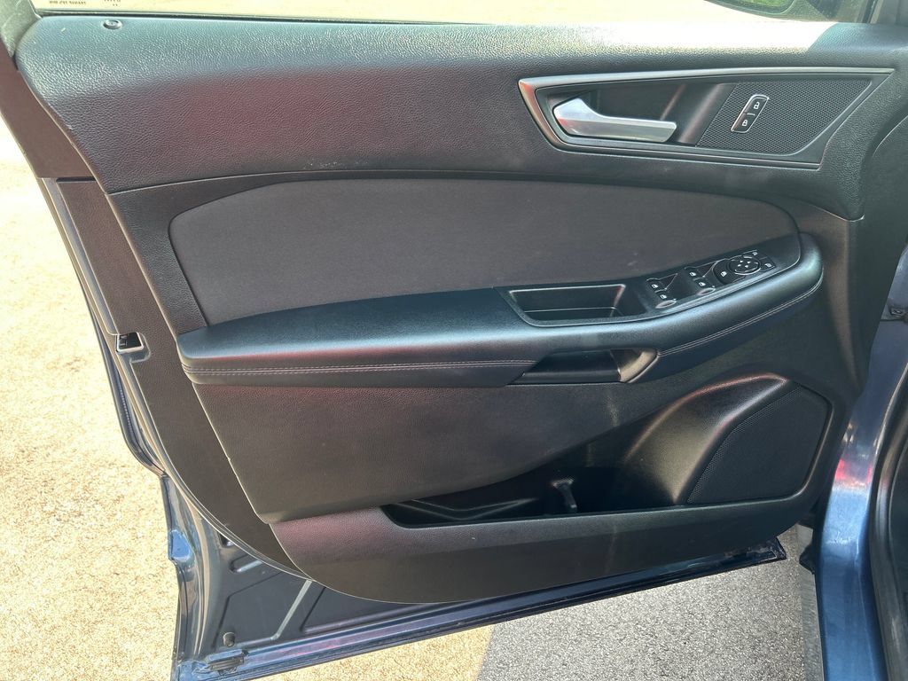 Used 2018 Ford Edge SE AWD/4WD image 17