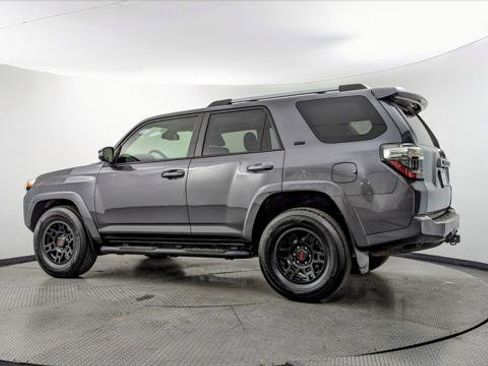 Used 2022 Toyota 4Runner SR5 Premium image 6