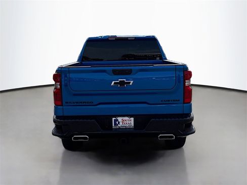 Used 2024 Chevrolet Silverado 1500 Custom Trail Boss w/ LPO, Dark Essentials Package image 6