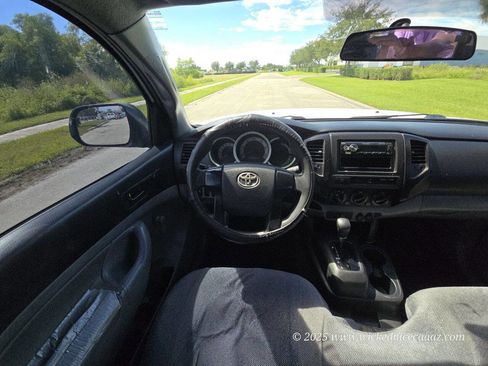 Used 2012 Toyota Tacoma 2WD Regular Cab image 11