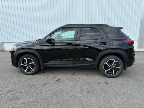 Used 2023 Chevrolet TrailBlazer RS w/ Sun and Liftgate Package image 5