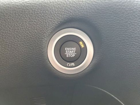 New 2026 Chrysler Pacifica Pinnacle image 28