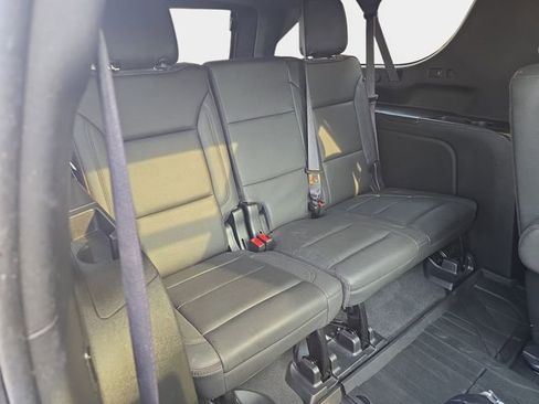 Used 2023 Chevrolet Suburban High Country w/ Premium Package 2 image 16
