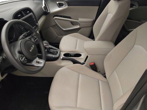 Used 2023 Kia Soul LX w/ Option Group 015 image 17