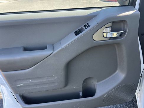 Used 2020 Nissan Frontier S image 13