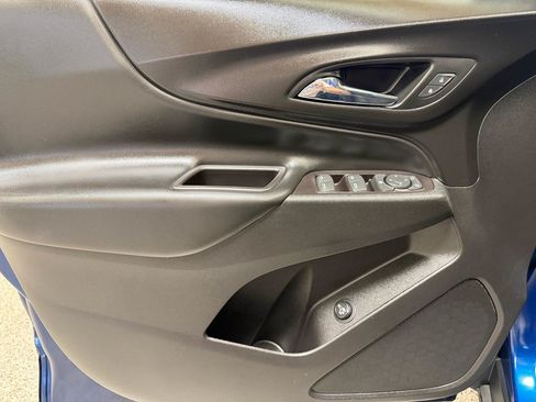 Used 2019 Chevrolet Equinox LT FWD image 12