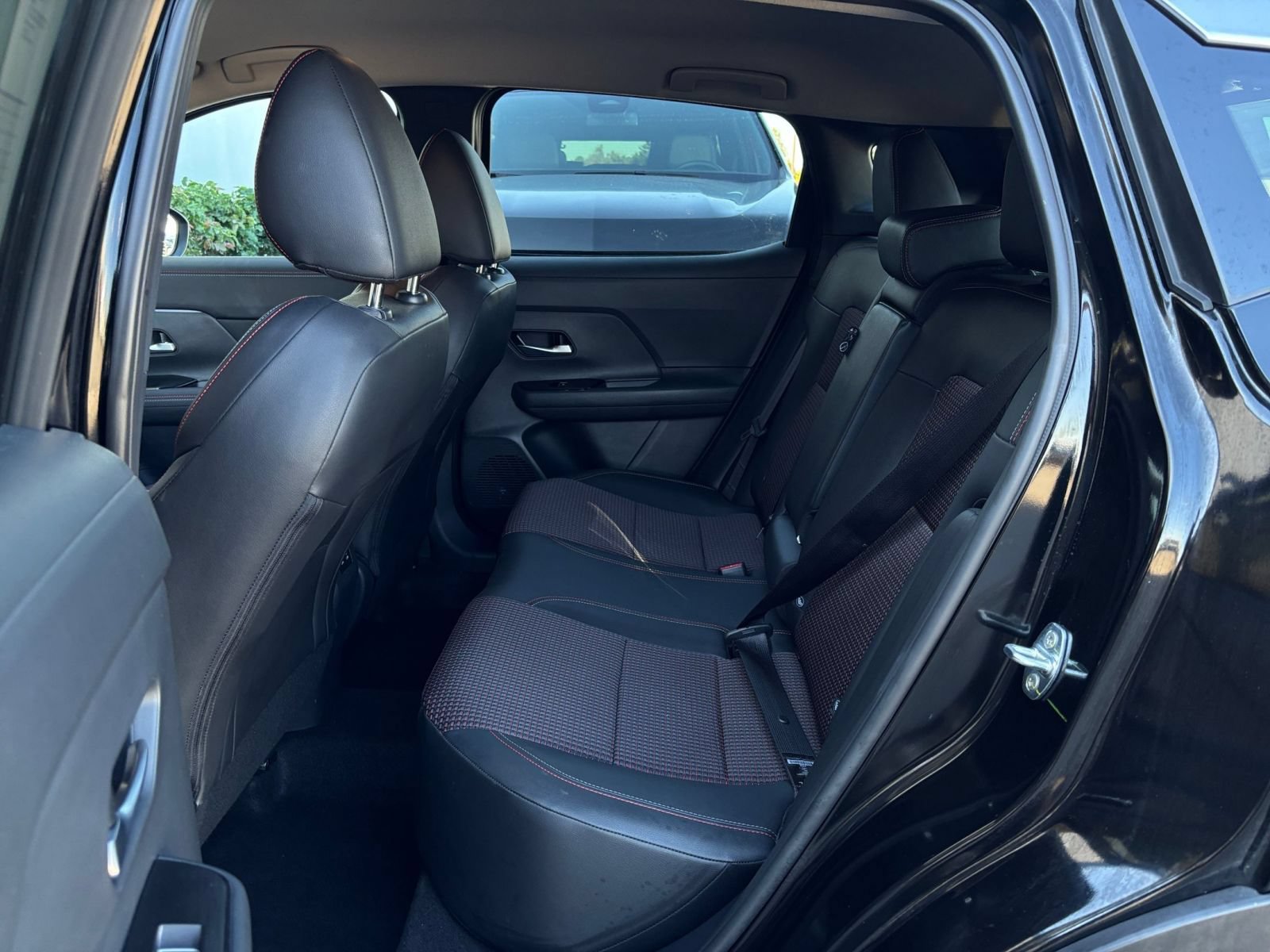 Used 2026 Nissan Kicks SR FWD image 25
