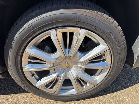 Used 2021 Chevrolet Tahoe High Country w/ Premium Package image 9