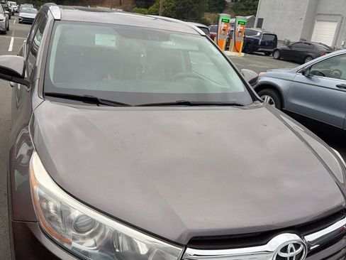 Used 2014 Toyota Highlander Limited FWD image 1