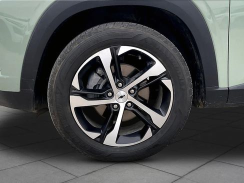 Used 2024 Chevrolet Trax RS FWD image 11