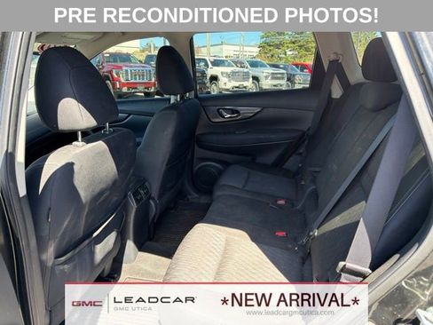 Used 2020 Nissan Rogue SV AWD/4WD image 16