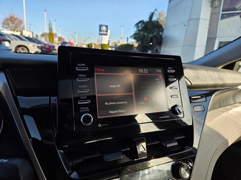 Used 2024 Toyota Camry SE image 26