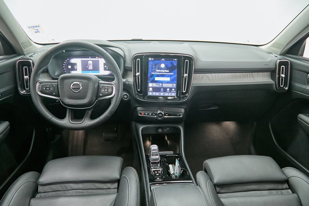Certified 2024 Volvo XC40 B5 Plus w/ Protection Package Premier AWD/4WD image 23