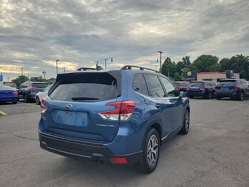 Used 2024 Subaru Forester Premium AWD/4WD image 5