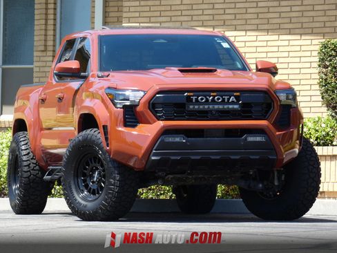 Used 2025 Toyota Tacoma TRD Sport w/ TRD Sport Premium Package AWD/4WD image 2