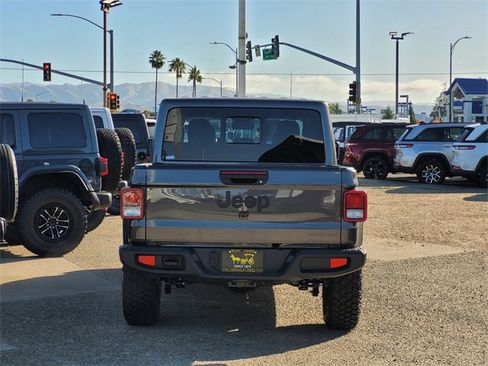 New 2025 Jeep Gladiator Sport image 5