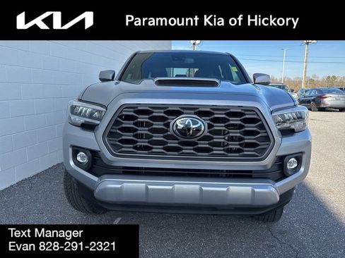 Used 2021 Toyota Tacoma TRD Off-Road image 2