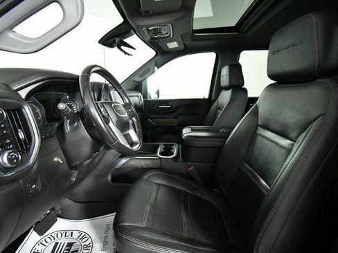 Used 2021 GMC Sierra 3500 Denali w/ Denali Black Diamond Edition image 5
