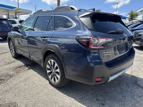 Used 2024 Subaru Outback Touring AWD/4WD image 5