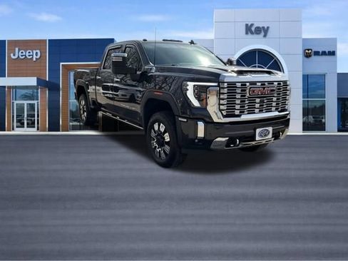 Used 2024 GMC Sierra 2500 Denali w/ Denali Reserve Package image 9